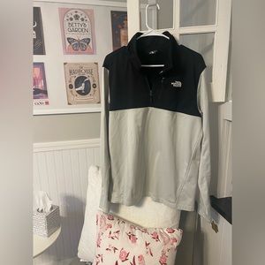 North face quarter zip, size men large